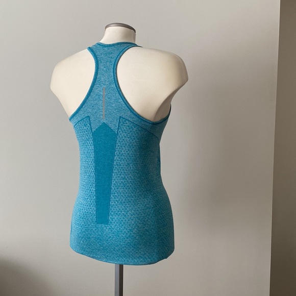 Nike Tank 🐟💙Size S - Picture 2 of 4